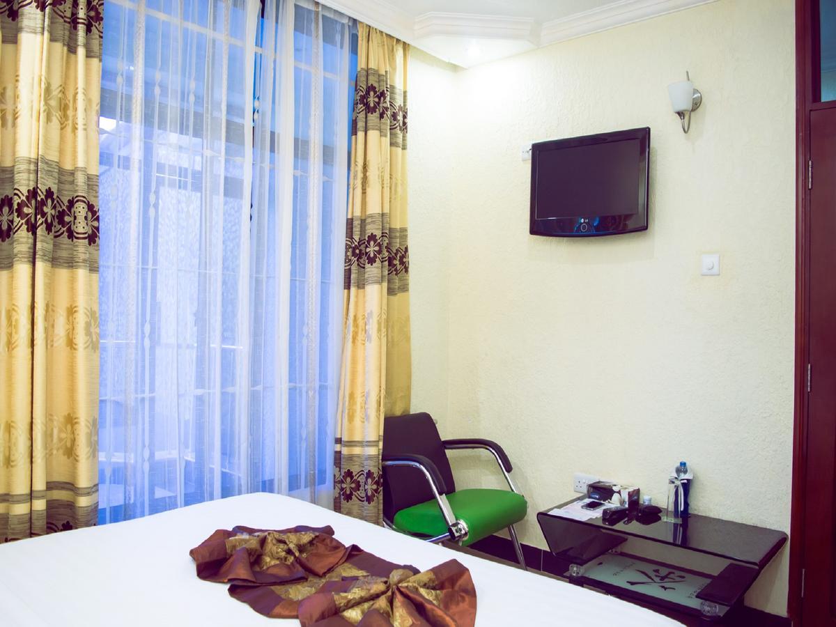 Best Point Hotel Dar es Salaam Exterior photo